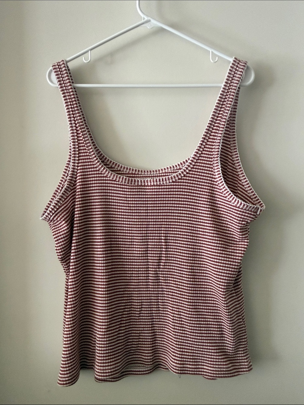Like New Universal Thread Textured Ribbed Tank Top - Picture 9 of 9